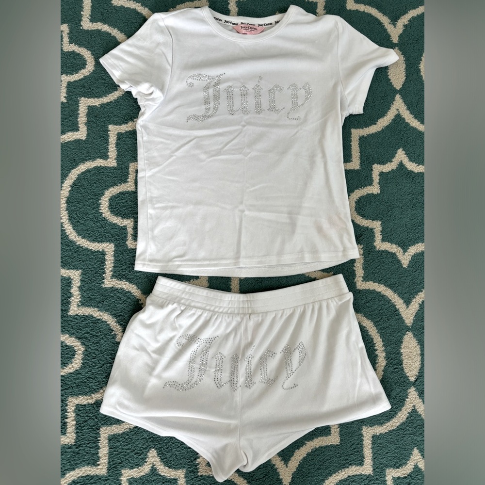 Juicy Couture - Plushy White Matching Set Sleepwear